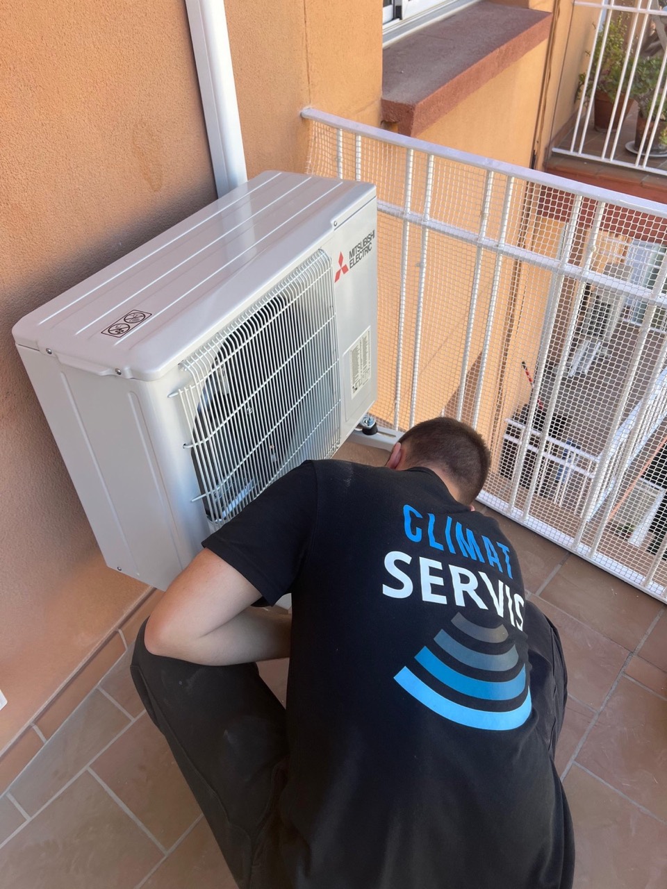 Connecting a Mitsubishi Electric outdoor unit